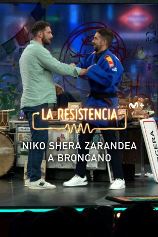 Lo + de los invitados. T(T6). Lo + de los... (T6): Niko Shera zarandea a David Broncano - 9.5.2023