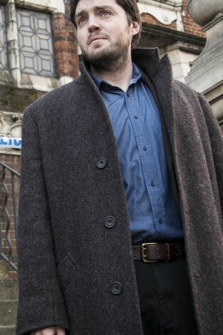 Cormoran Strike, Season 1. Cormoran Strike, Season 1: El gusano de seda: Parte 1