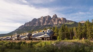 Viajes alucinantes en tren. Viajes alucinantes en...: Los lagos y los valles