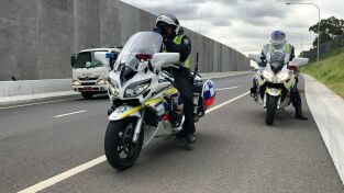 Policías en moto. T(T1). Policías en moto (T1): Exceso de velocidad