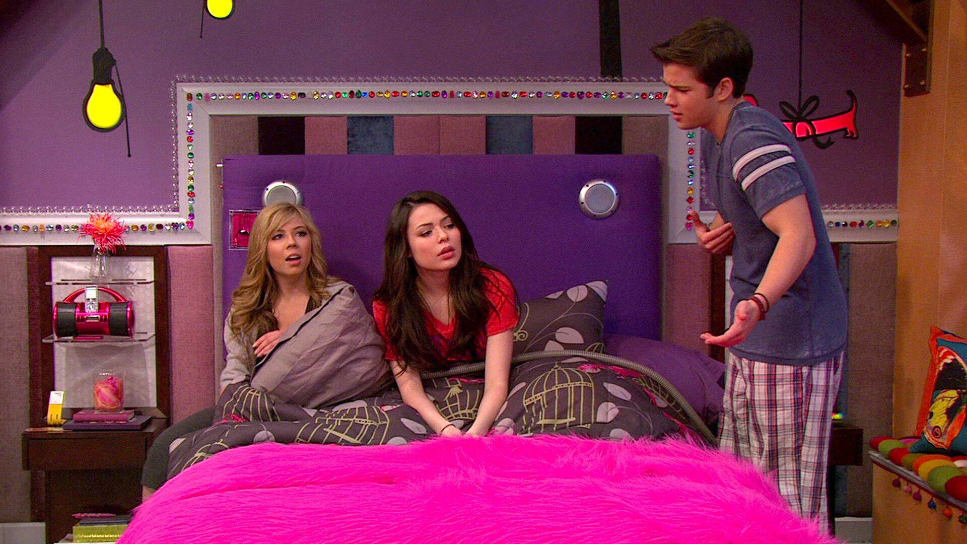 iCarly (T4): Tomas falsas 2: errores electrizantes