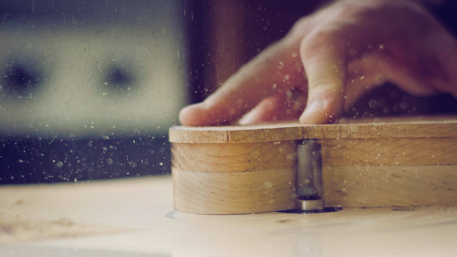 Así se hace,... (T17): Ventanas de madera, tejidos de cashmere, recicladoras de plástico y vidrio arquitectónico