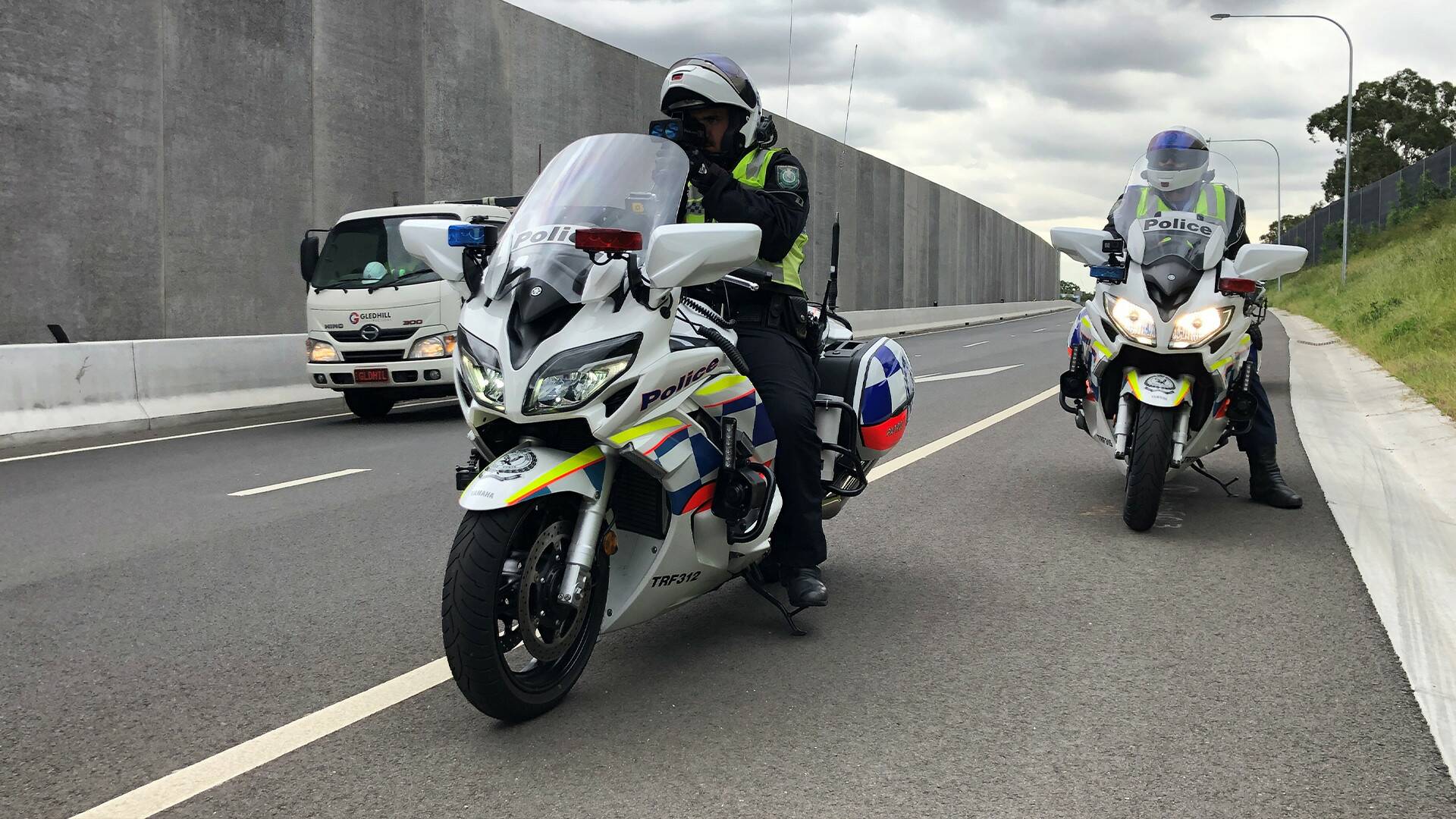 Policías en moto (T1): Formación