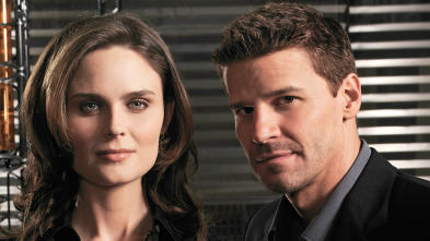 Bones (T2): Ep.1 Un gigante en la vía del tren